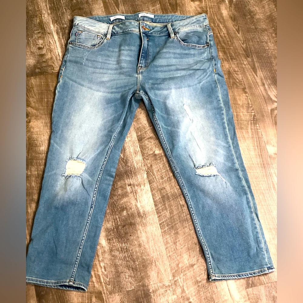 Never worn Jean capris